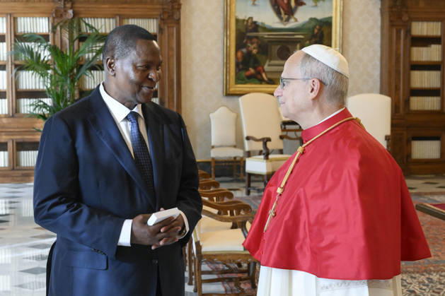 IPA89172102 - Italy, Rome, Vatican, October 1, 2026: Pope Leo XIV receives His Excellency Mr. Faustin Archange Touadera, President of the Central African Republic, in a private audience at the Vatican. Photograph by VATICAN MEDIA Catholic Press Photo  Copyright: xVATICANxMEDIA xCatholicxPressxPhotox xx IPA89172102