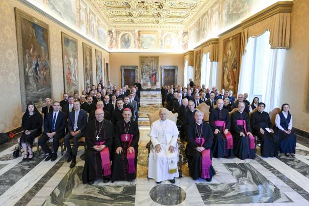 IPA89255146 - Italy, Rome, Vatican, October 3, 2026: Pope Leo XIV receives members of the Pontifical Teutonic College of Santa Maria in Campo Santo on the 150th anniversary of its founding during a private audience at the Vatican. Photo by VATICAN MEDIA Catholic Press Photo Copyright: xVATICANxMEDIA xCatholicxPressxPhotox xx IPA89255146