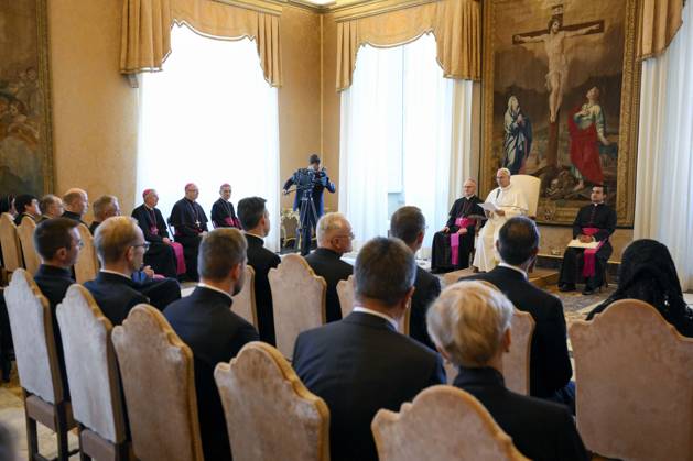 IPA89255147 - Italy, Rome, Vatican, October 3, 2026: Pope Leo XIV receives members of the Pontifical Teutonic College of Santa Maria in Campo Santo on the 150th anniversary of its founding during a private audience at the Vatican. Photo by VATICAN MEDIA Catholic Press Photo Copyright: xVATICANxMEDIA xCatholicxPressxPhotox xx IPA89255147