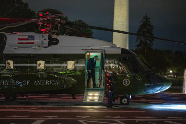 October 3, 2026, Washington, Dc, USA: President Donald Trump returns from a trip to Dayton, OH on October 3, 2026. Washington USA - ZUMAl312 20261003_znp_l312_002 Copyright: xAndrewxLeydenx
