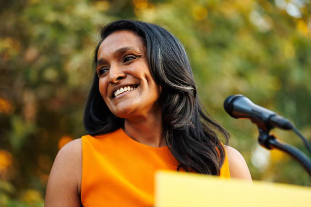 October 4, 2026, Los Angeles, California, USA: Los Angeles mayoral candidate NITHYA RAMAN gives a speech to her supporters during an event at Los Angeles Trade-Technical College in downtown Los Angeles on Sunday, Oct. 4, 2026. A recent poll by UC Berkeley indicates that Raman currently leads Los Angeles Mayor Karen Bass by 11 points, 39% to 28% Los Angeles USA - ZUMAt176 20261004_zsp_t176_010 Copyright: xJacksonxTammariellox