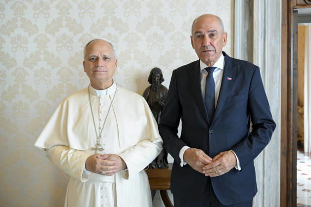 IPA89331405 - Italy, Rome, Vatican, October 5, 2026 Pope Leo XIV receives His Excellency Mr. Janez Jansa, Prime Minister of the Republic of Slovenia, in a private audience at the Vatican. Photograph by VATICAN MEDIA Catholic Press Photo Copyright: xVATICANxMEDIA xCatholicxPressxPhotox xx IPA89331405