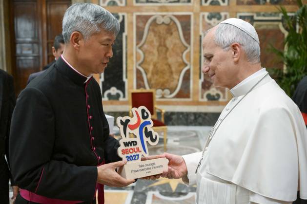 IPA89331624 - Italy, Rome, Vatican, October 5, 2026 Pope Leo XIV receives priests and religious sisters from Korea residing in Rome during a private audience at the Vatican. Photo by VATICAN MEDIA Catholic Press Photo Copyright: xVATICANxMEDIA xCatholicxPressxPhotox xx IPA89331624