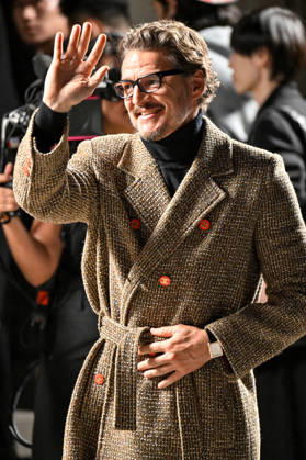 PFW Chanel Outside Arrivals Pedro Pascal arriving at Chanel show during Paris Fashion Week, in Paris, France on 5 October 2026. Photo by Julien Reynaud APS-Medias ABACAPRESS.COM Paris France  Copyright: xReynaudxJulien APS-Medias ABACAx