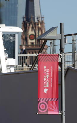 Frankfurt Impressionen 05.10.2026 Die 78. Frankfurter Buchmesse öffnet am 7.10. (Mittwoch) für Fachbesucher und ab 9.10. (Freitag) für das breite Publikum aus der ganzen Welt ihre Tore. Piblikumsprogramm im Ehrengast Pavillon von Tschechien. Zu Gast sind promintente Autoren und Content Creator mit Lesungen und Interviews sowie Signierstunden Frankfurt (Main) Hessen Deutschland