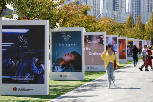 people visit the Busan International Film Festival, South Korea People walk near the Busan Cinema Center, the main venue of the 31st Busan International Film Festival (BIFF), in Busan, South Korea, on October 06, 2026. Busan South Korea  Copyright: xMatrixxImages JungxUi-Chelx