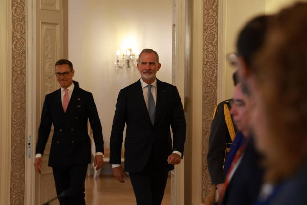 October 6, 2026, Espoo, Espoo, Finland: President ALEXANDER STUBB and his spouse SUZANNE INNES-STUBB welcome King FELIPE VI and Queen LETIZIA of Spain during the official welcoming ceremony marking the start of the royal couple s state visit to strengthen bilateral relations. Espoo Finland - ZUMAt172 20261006_zip_t172_028 Copyright: xJosexTabaresx