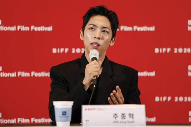 The Table: Day and Night cast at Busan International Film Festival South Korean actor Joo Jong-hyuk speaks during a press conference for The Table: Day and Night, the opening film of the 31st Busan International Film Festival (BIFF), at the Busan Cinema Center in Busan, South Korea, on October 06, 2026. Busan South Korea  Copyright: xMatrixxImages JungxUi-Chelx