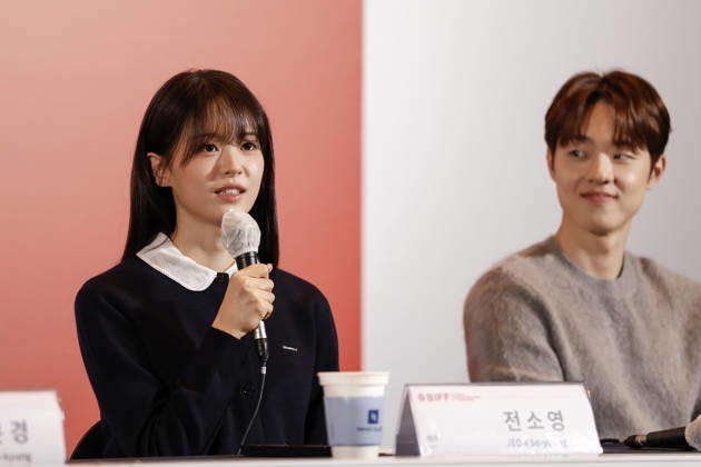 The Table: Day and Night cast at Busan International Film Festival South Korean actor Jeon So-young (L) speaks during a press conference for The Table: Day and Night, the opening film of the 31st Busan International Film Festival (BIFF), at the Busan Cinema Center in Busan, South Korea, on October 06, 2026. Busan South Korea  Copyright: xMatrixxImages JungxUi-Chelx