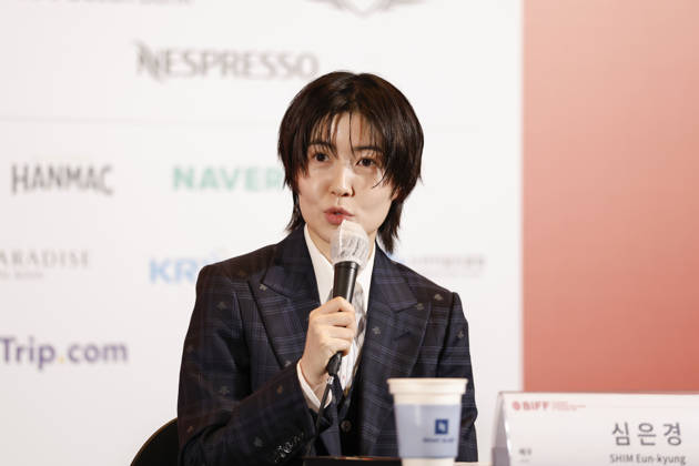 The Table: Day and Night cast at Busan International Film Festival South Korean actor Shim Eun-kyung speaks during a press conference for The Table: Day and Night, the opening film of the 31st Busan International Film Festival (BIFF), at the Busan Cinema Center in Busan, South Korea, on October 06, 2026. Busan South Korea  Copyright: xMatrixxImages JungxUi-Chelx