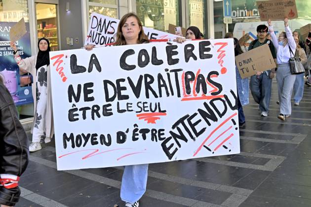 Student protest in Liege on 06 10 2026 LIEGE, BELGIUM - OCTOBER 06 : Students protest against the ministerial reform on September on October 6, 2026 in Liege, Belgium, 06 10 2026 ( Liege Belgium Copyright: xSesx