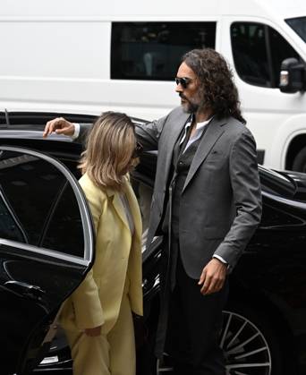 Russell Brand arrives at court for a preliminary hearing LONDON, UNITED KINGDOM - OCTOBER 6: British comedian and actor Russell Brand arrives at Southwark Crown Court for a preliminary hearing regarding rape and sexual assault charges in London, United Kingdom on October 6, 2026. Rasid Necati Aslim Anadolu London United Kingdom. Editorial use only. Please get in touch for any other usage. Copyright: x2026xAnadoluxRasidxNecatixAslimx