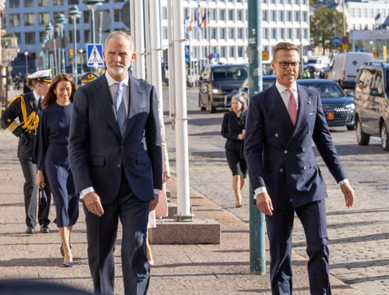 October 6, 2026, Helsinki, Uusimaa, Finland: King Felipe VI, Alexander Stubb, Spain, Finland, Helsinki, Pohjoisesplanadi, Helsinki City Hall, state visit, Spanish royal family, president, diplomacy, walking, kuningas Felipe VI, Espanja, Suomi, Helsingin kaupungintalo, valtiovierailu, Espanjan kuningasperhe, presidentti, diplomatia, kavely Helsinki Finland - ZUMAt172 20261006_zip_t172_036 Copyright: xJosexTabaresx