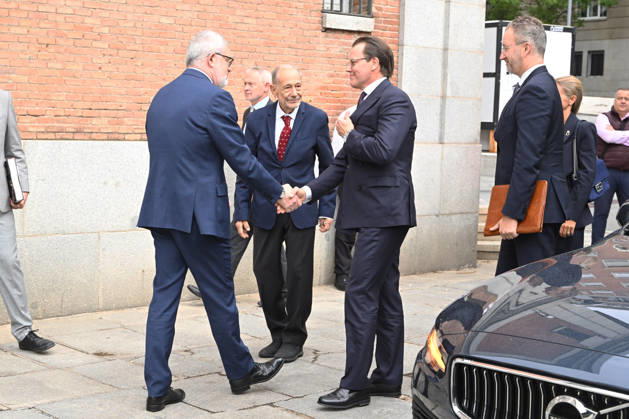 The Prado Museum reopens the Queen Christina Sculpture Gallery with a visit from Prince Daniel of Sweden. The president of the Royal Board of Trustees of the Prado Museum, Javier Solana, and Prince Daniel of Sweden upon their arrival at the museum for the reopening of the Queen Christina Sculpture Gallery on October 6, 2026, in Madrid, Spain CELEBRITIES PRADO MUSEUM ROYALTY PRINCE José Madrid Madrid Spain  Copyright: xJosÃ xOlivax 7824406