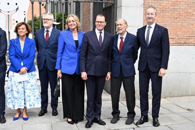 The Prado Museum reopens the Queen Christina Sculpture Gallery with a visit from Prince Daniel of Sweden. Prince Daniel of Sweden (3rd from left) and Javier Solana (2nd from left) pose for the media upon their arrival at the museum ahead of the reopening of the Queen Christina Sculpture Gallery, on October 6, 2026, in Madrid, Spain. CELEBRITIES PRADO MUSEUM ROYALTY PRINCE José Madrid Madrid Spain  Copyright: xJosÃ xOlivax 7824419