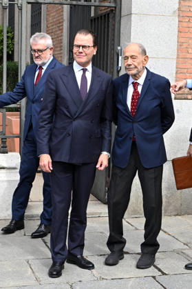 The Prado Museum Reopens the Queen Christina Sculpture Gallery with a Visit from Prince Daniel of Sweden Prince Daniel of Sweden and Javier Solana pose for the media upon their arrival at the museum ahead of the reopening of the Queen Christina Sculpture Gallery, on October 6, 2026, in Madrid, Spain. CELEBRITIES PRADO MUSEUM ROYALTY PRINCE José Madrid Madrid Spain Copyright: xJosà xOlivax 7824417