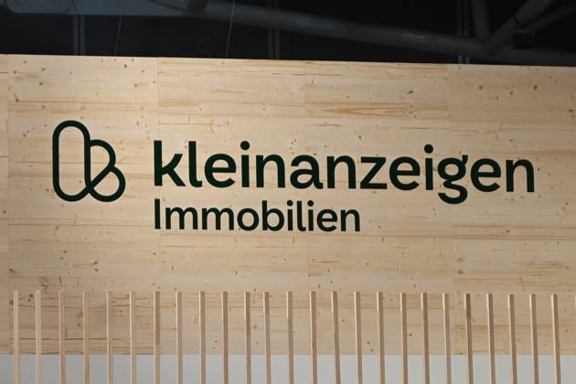 Die EXPO REAL 2026 findet aktuell auf dem Messegelände der Messe München statt. Sie ist Europas grösste internationale Fachmesse für Immobilien, Investitionen und Infrastruktur. Foto: Messestand kleinanzeigen immobilien. Kleinanzeigen ist Deutschlands führender Online-Kleinanzeigenmarkt.