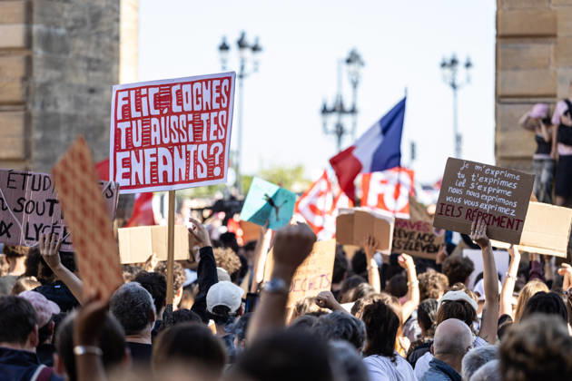 Students Demonstration Over Education Conditions - Bordeaux High school students demonstrate in the streets during a nationwide mobilization calling for more resources and improved conditions in school, in Bordeaux, France, on October 6, 2026. Photo by Margot Le Gonidec ABACAPRESS.COM Bordeaux France Copyright: xLexGonidecxMargot ABACAx