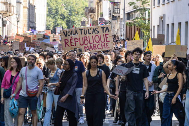 Students Demonstration Over Education Conditions - Bordeaux High school students demonstrate in the streets during a nationwide mobilization calling for more resources and improved conditions in school, in Bordeaux, France, on October 6, 2026. Photo by Margot Le Gonidec ABACAPRESS.COM Bordeaux France Copyright: xLexGonidecxMargot ABACAx