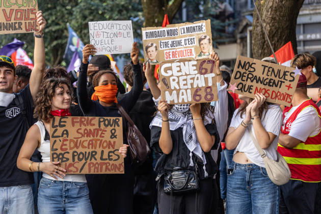 Students Demonstration Over Education Conditions - Bordeaux High school students demonstrate in the streets during a nationwide mobilization calling for more resources and improved conditions in school, in Bordeaux, France, on October 6, 2026. Photo by Margot Le Gonidec ABACAPRESS.COM Bordeaux France Copyright: xLexGonidecxMargot ABACAx