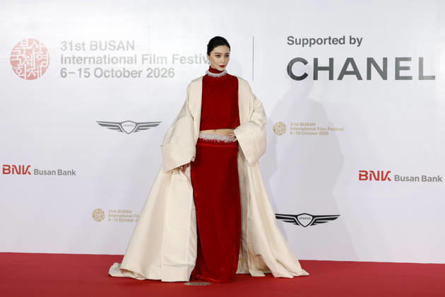 stars gather at busan international film festival in south korea Chinese actress Fan Bingbing poses for photographs during a photocall ahead of the opening ceremony of the 31st Busan International Film Festival (BIFF) at the Busan Cinema Center in Busan, South Korea, on October 06, 2026. Busan South Korea Copyright: xMatrixxImages JungxUi-Chelx