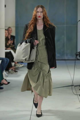 PFW - Litkovska Runway A model walks the runway during the Litkovska Womenswear Spring Summer 2027 show as part of the Paris Fashion Week on October 6, 2026 in Paris, France. Photo by Alain-Gil Gonzalez ABACAPRESS.COM Paris France Copyright: xGonzalezxAlain-Gil ABACAx
