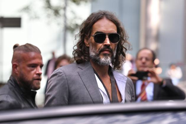 Russell Brand and his wife leave court in London LONDON, UNITED KINGDOM - OCTOBER 6: British comedian Russell Brand leaves Southwark Crown Court with his wife, Laura Brand (not seen), following a preliminary hearing related to rape and sexual assault allegations against him in London, United Kingdom, on October 6, 2026. Rasid Necati Aslim Anadolu London United Kingdom. Editorial use only. Please get in touch for any other usage. Copyright: x2026xAnadoluxRasidxNecatixAslimx