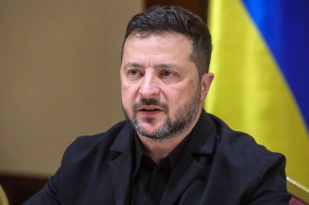 Zelenskyy Speaks To Journalists After Meeting With Merz - Kyiv Ukrainian President Volodymyr Zelenskyy speaks to journalists after a meeting with German Federal Chancellor Friedrich Merz, who visited the capital, Kyiv, Ukraine, on October 4, 2026 Photo by Volodymyr Tarasov Ukrinform ABACAPRESS.COM Kyiv Ukraine  Copyright: xTarasovxVolodymyr Ukrinform ABACAx