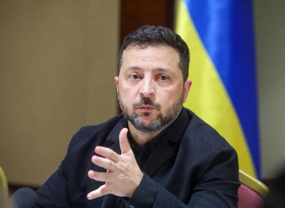 Zelenskyy Speaks To Journalists After Meeting With Merz - Kyiv Ukrainian President Volodymyr Zelenskyy speaks to journalists after a meeting with German Federal Chancellor Friedrich Merz, who visited the capital, Kyiv, Ukraine, on October 4, 2026 Photo by Volodymyr Tarasov Ukrinform ABACAPRESS.COM Kyiv Ukraine  Copyright: xTarasovxVolodymyr Ukrinform ABACAx