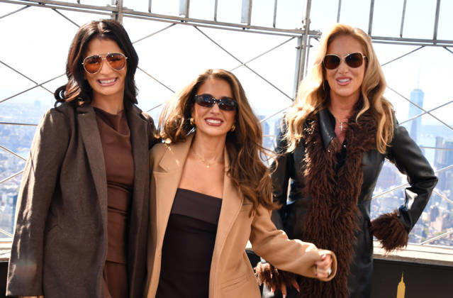 NEW YORK, NY- OCTOBER 6: Sydney Rae Bass, Jessie James Decker and Karen Parker at the Empire State Building to Celebrate the Release of New Cookbook The Secret Sauce: A Family Cookbook Seasoned with Love on October 6, 2026 in New York City. Copyright: xmpi099 MediaPunchx