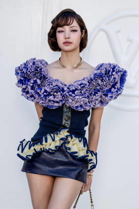 Lisa at the photocall for the Louis Vuitton Spring Summer 2027 Women’s Ready-to-Wear collection during Paris Fashion Week (PFW) at the Cité internationale universitaire de Paris, France, on October 6, 2026. Olivier Borde, Bestimage. Photocall at the Louis Vuitton Women’s Ready-to-Wear Spring Summer 2027 show as part of Paris Fashion Week on October 6, 2026, in Paris, France. Paris, France  Copyright: xOLIVIERxBORDEx xBESTIMAGExOLIVIERxBORDEx xBESTIMAGEx