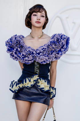 Lisa at the photocall for the Louis Vuitton Spring Summer 2027 Women’s Ready-to-Wear collection during Paris Fashion Week (PFW) at the Cité internationale universitaire de Paris, France, on October 6, 2026. Olivier Borde, Bestimage. Photocall at the Louis Vuitton Women’s Ready-to-Wear Spring Summer 2027 show as part of Paris Fashion Week on October 6, 2026, in Paris, France. Paris, France  Copyright: xOLIVIERxBORDEx xBESTIMAGExOLIVIERxBORDEx xBESTIMAGEx