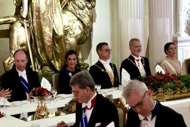 The King and Queen Attend a State Dinner Hosted by the President of the Republic of Finland The King and Queen, King Felipe and Queen Letizia, alongside the President of Finland, Cai Göran Alexander Stubb, and the First Lady, Suzanne Innes Stubb, moments before the gala dinner began at the Presidential Palace on October 6, 2026, in Helsinki, Finland. ROYAL HOUSE KING AND QUEEN Europa Press 10 06 2026 Helsinki Helsinki Spain Copyright: xEuropaxPressx 7825125