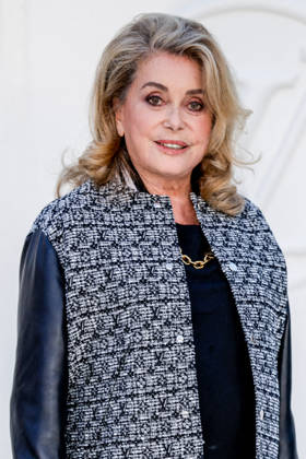 Catherine Deneuve at the photocall for the Louis Vuitton Women’s Ready-to-Wear Spring Summer 2027 show during Paris Fashion Week (PFW) at the Cité internationale universitaire de Paris, France, on October 6, 2026. Olivier Borde, Bestimage. Photocall at the Louis Vuitton Women’s Ready-to-Wear Spring Summer 2027 show as part of Paris Fashion Week on October 6, 2026, in Paris, France. Paris, France  Copyright: xOLIVIERxBORDEx xBESTIMAGExOLIVIERxBORDEx xBESTIMAGEx