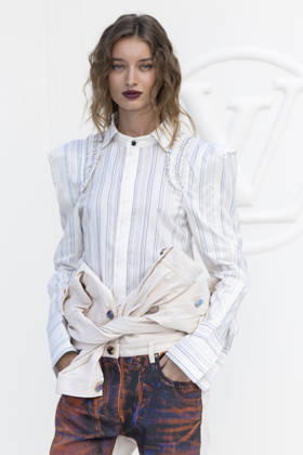 Giulia Maenza at the photocall for the Louis Vuitton Women’s Ready-to-Wear Spring Summer 2027 show during Paris Fashion Week (PFW) at the Cité internationale universitaire de Paris, France, on October 6, 2026. Olivier Borde, Bestimage. Photocall at the Louis Vuitton Women’s Ready-to-Wear Spring Summer 2027 show as part of Paris Fashion Week on October 6, 2026, in Paris, France.  Copyright: xOLIVIERxBORDEx xBESTIMAGExOLIVIERxBORDEx xBESTIMAGEx