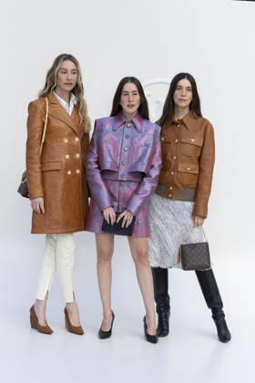 Este Haim, Alana Haim, and Danielle Haim at the photocall for the Louis Vuitton Women’s Ready-to-Wear Spring Summer 2027 show during Paris Fashion Week (PFW) at the Cité internationale universitaire de Paris, France, on October 6, 2026. Olivier Borde, Bestimage. Photocall at the Louis Vuitton Women’s Ready-to-Wear Spring Summer 2027 show as part of Paris Fashion Week on October 6, 2026, in Paris, France.  Copyright: xOLIVIERxBORDEx xBESTIMAGExOLIVIERxBORDEx xBESTIMAGEx