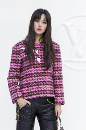 Urassaya Sperbund at the photocall for the Louis Vuitton Women’s Ready-to-Wear Spring Summer 2027 show during Paris Fashion Week (PFW) at the Cité internationale universitaire de Paris, France, on October 6, 2026. Olivier Borde, Bestimage. Photocall at the Louis Vuitton Women’s Ready-to-Wear Spring Summer 2027 show as part of Paris Fashion Week on October 6, 2026, in Paris, France. Copyright: xOLIVIERxBORDEx xBESTIMAGExOLIVIERxBORDEx xBESTIMAGEx