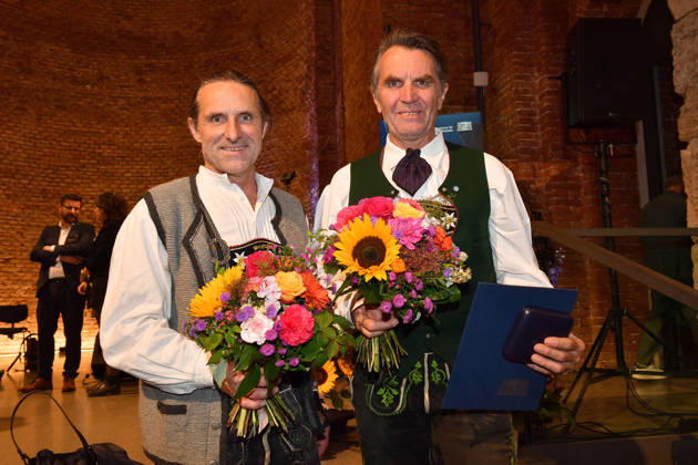 Alexander Huber und Thomas Huber (Huber Buam) bei der Verleihung der Bayerischen Staatsmedaille fuer soziale Verdienste in der Allerheiligen-Hofkirche, Residenz am 6.10.2026 in Muenchen Alexander Huber and his brother Thomas Huber attend the presentation of the Bavarian State Medal for Social Merit in the All Saints Court Church (Allerheiligen-Hofkirche) at the Residenz on October 6, 2026 in Munich, Germany Bayerische Staatsmedaille fuer Maria Riesch und die Huber Brueder in Muenchen