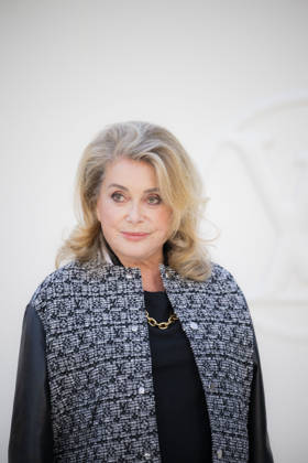 Louis Vuitton - Photocall - Paris Fashion Week EB Catherine Deneuve attends the Louis Vuitton Womenswear Spring Summer 2027 show as part of Paris Fashion Week on October 06, 2026 in Paris, France. Photo by Eliot Blondet ABACAPRESS.COM Paris France France  Copyright: xBlondetxEliot ABACAx