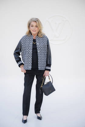Louis Vuitton - Photocall - Paris Fashion Week EB Catherine Deneuve attends the Louis Vuitton Womenswear Spring Summer 2027 show as part of Paris Fashion Week on October 06, 2026 in Paris, France. Photo by Eliot Blondet ABACAPRESS.COM Paris France France  Copyright: xBlondetxEliot ABACAx