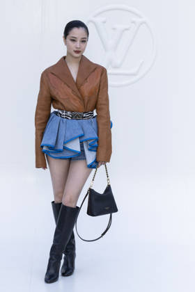 Suzu Hirose at the photocall for the Louis Vuitton Spring Summer 2027 Women’s Ready-to-Wear collection show during Paris Fashion Week (PFW) at the Cité internationale universitaire de Paris, France, on October 6, 2026. Olivier Borde, Bestimage. Photocall at the Louis Vuitton Women’s Ready-to-Wear Spring Summer 2027 show as part of Paris Fashion Week on October 6, 2026, in Paris, France.  Copyright: xOLIVIERxBORDEx xBESTIMAGExOLIVIERxBORDEx xBESTIMAGEx