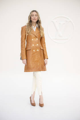 Louis Vuitton - Photocall - Paris Fashion Week EB Este Haim attends the Louis Vuitton Womenswear Spring Summer 2027 show as part of Paris Fashion Week on October 06, 2026 in Paris, France. Photo by Eliot Blondet ABACAPRESS.COM Paris France France  Copyright: xBlondetxEliot ABACAx