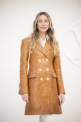 Louis Vuitton - Photocall - Paris Fashion Week EB Este Haim attends the Louis Vuitton Womenswear Spring Summer 2027 show as part of Paris Fashion Week on October 06, 2026 in Paris, France. Photo by Eliot Blondet ABACAPRESS.COM Paris France France  Copyright: xBlondetxEliot ABACAx