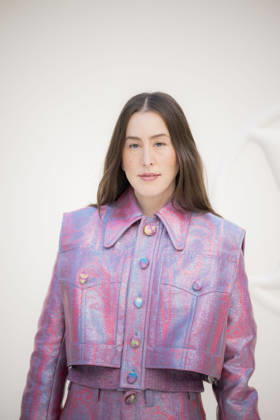 Louis Vuitton - Photocall - Paris Fashion Week EB Alana Haim attends the Louis Vuitton Womenswear Spring Summer 2027 show as part of Paris Fashion Week on October 06, 2026 in Paris, France. Photo by Eliot Blondet ABACAPRESS.COM Paris France France  Copyright: xBlondetxEliot ABACAx
