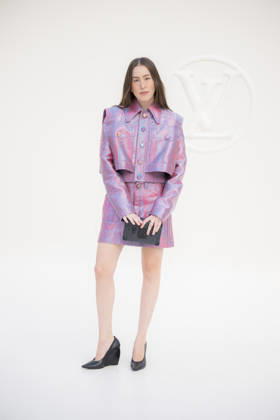 Louis Vuitton - Photocall - Paris Fashion Week EB Alana Haim attends the Louis Vuitton Womenswear Spring Summer 2027 show as part of Paris Fashion Week on October 06, 2026 in Paris, France. Photo by Eliot Blondet ABACAPRESS.COM Paris France France  Copyright: xBlondetxEliot ABACAx