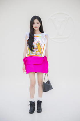 Louis Vuitton - Photocall - Paris Fashion Week EB Lu Yuxiao attends the Louis Vuitton Womenswear Spring Summer 2027 show as part of Paris Fashion Week on October 06, 2026 in Paris, France. Photo by Eliot Blondet ABACAPRESS.COM Paris France France  Copyright: xBlondetxEliot ABACAx