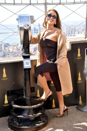 Jessie James Decker Visits the Empire State Building NEW YORK, NY- OCTOBER 6: Jessie James Decker at the Empire State Building to Celebrate the Release of New Cookbook The Secret Sauce: A Family Cookbook Seasoned with Love on October 6, 2026 in New York City. Credit: John Fycke AdMedia New York City New York USA EDITORIAL USE ONLY Copyright: xx JohnxFycke AdMediax admphotosthree019320