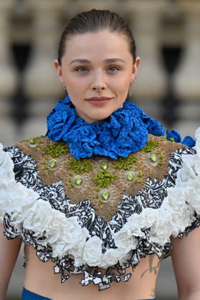 PFW Louis Vuitton Outside Arrivals Chloe Grace Moretz arriving at Louis Vuitton show during Paris Fashion Week, in Paris, France on 6 October 2026. Photo by Julien Reynaud APS-Medias ABACAPRESS.COM Paris France  Copyright: xReynaudxJulien APS-Medias ABACAx