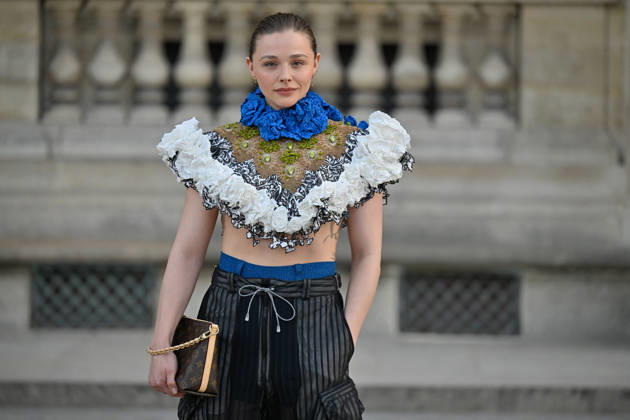 PFW Louis Vuitton Outside Arrivals Chloe Grace Moretz arriving at Louis Vuitton show during Paris Fashion Week, in Paris, France on 6 October 2026. Photo by Julien Reynaud APS-Medias ABACAPRESS.COM Paris France  Copyright: xReynaudxJulien APS-Medias ABACAx