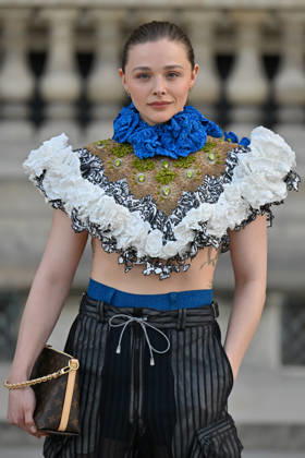 PFW Louis Vuitton Outside Arrivals Chloe Grace Moretz arriving at Louis Vuitton show during Paris Fashion Week, in Paris, France on 6 October 2026. Photo by Julien Reynaud APS-Medias ABACAPRESS.COM Paris France  Copyright: xReynaudxJulien APS-Medias ABACAx